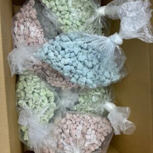 Rainbow Snowcaps 🌈🍭❄️
(Licensed Indoors)